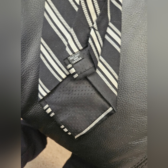 Bellisimo black and white  silk tie - Picture 5 of 5